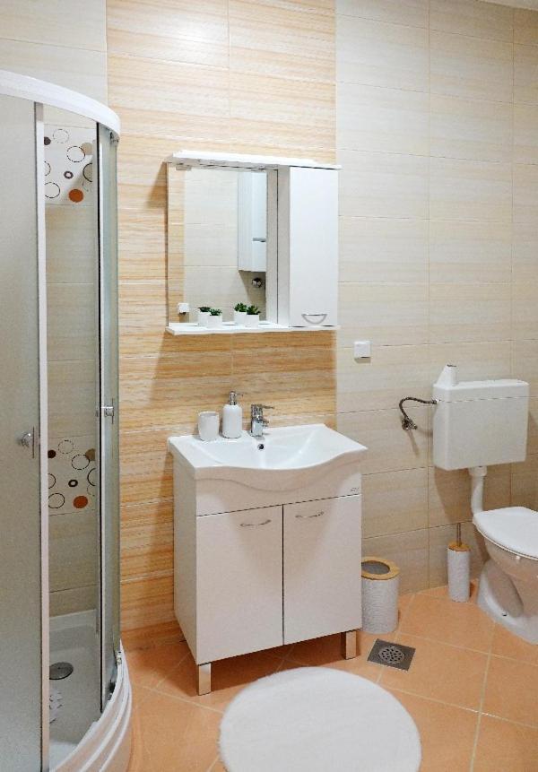 Apartman Gundulic Vinkovci Ngoại thất bức ảnh
